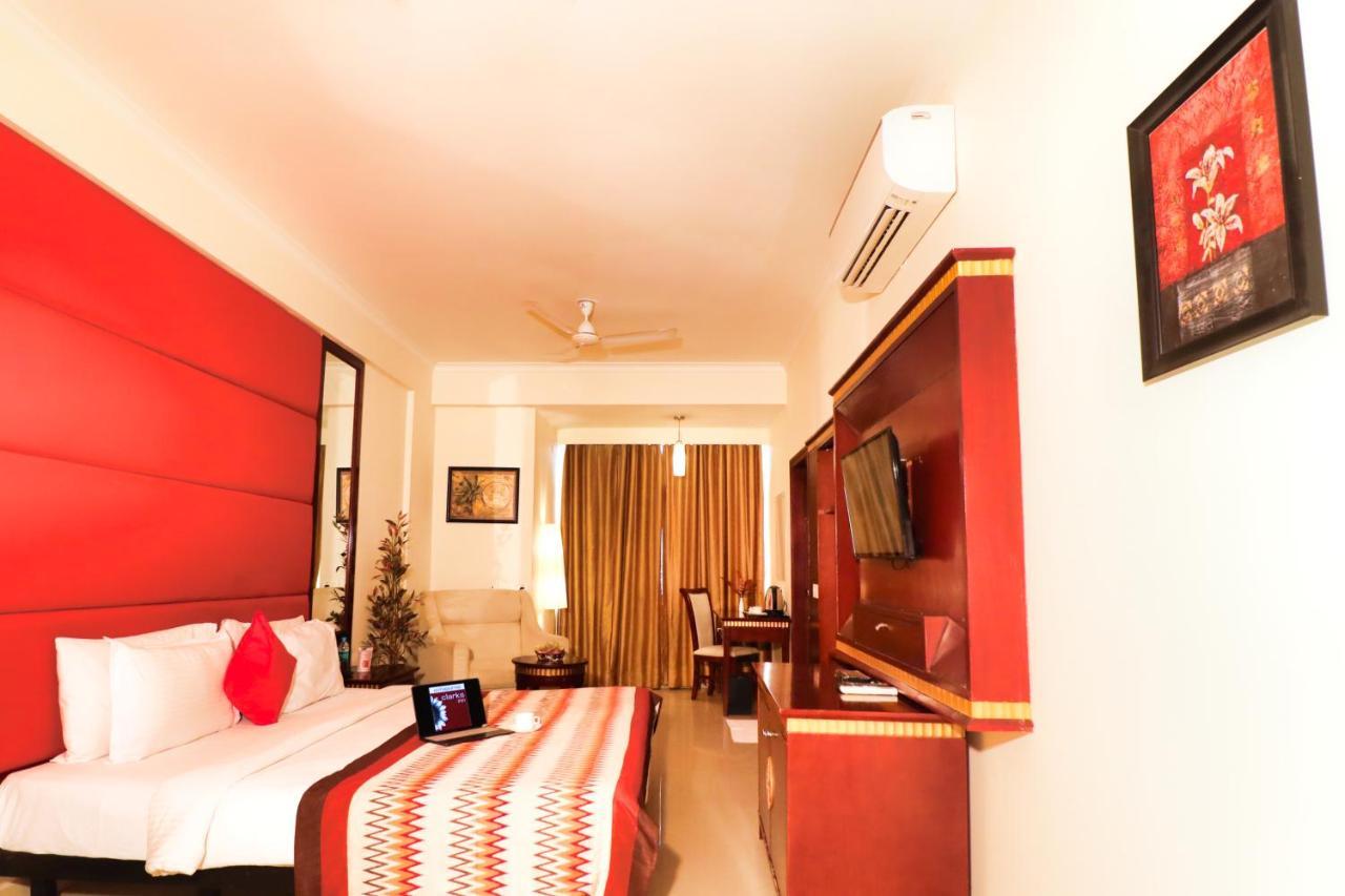 Crestmont Ashapurna Jaipur, Banipark Hotell Exteriör bild