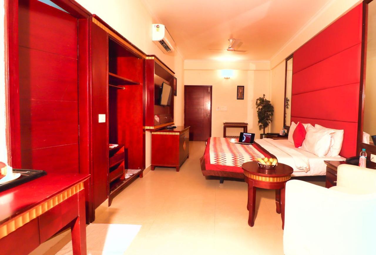 Crestmont Ashapurna Jaipur, Banipark Hotell Exteriör bild
