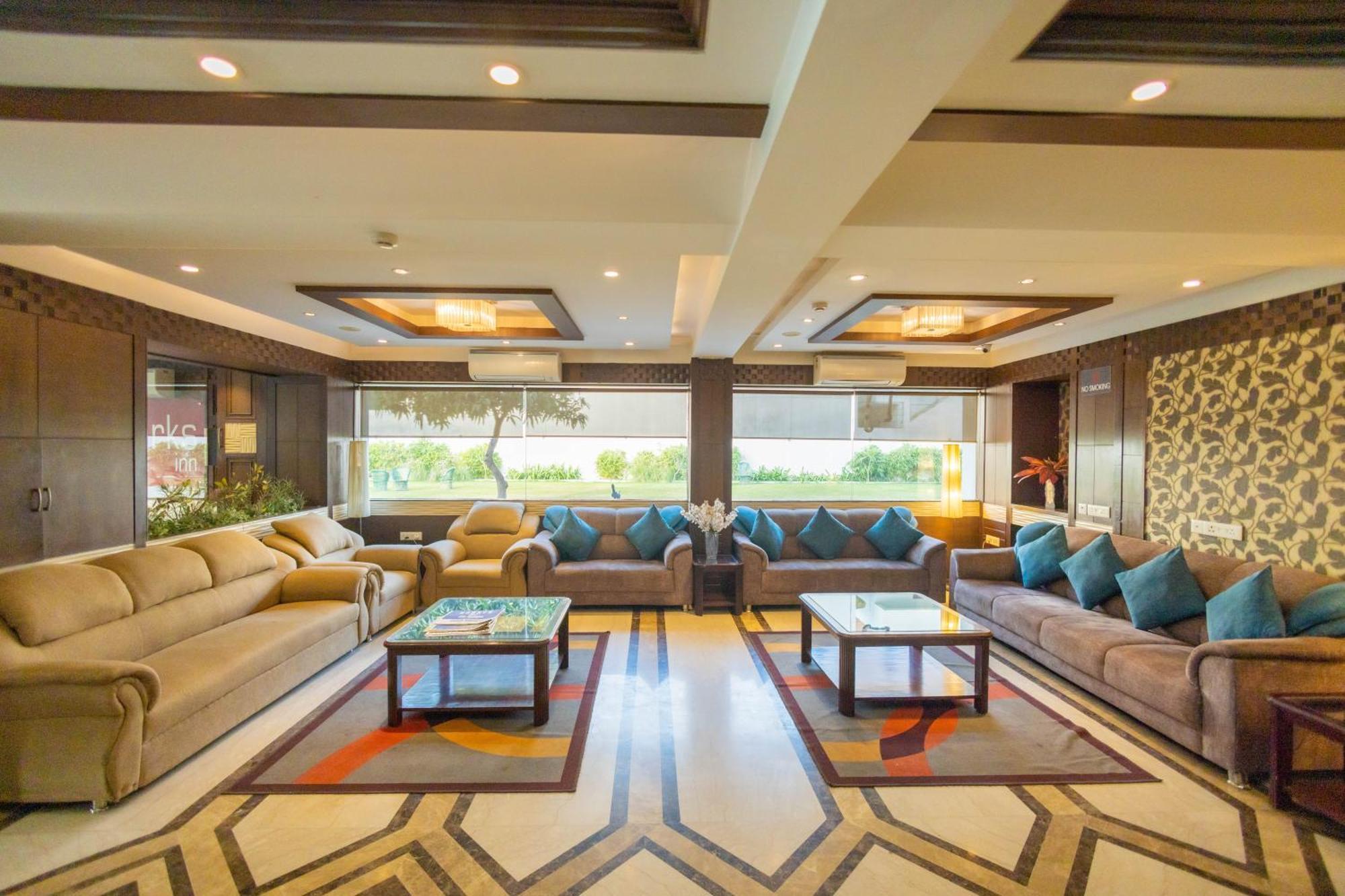 Crestmont Ashapurna Jaipur, Banipark Hotell Exteriör bild