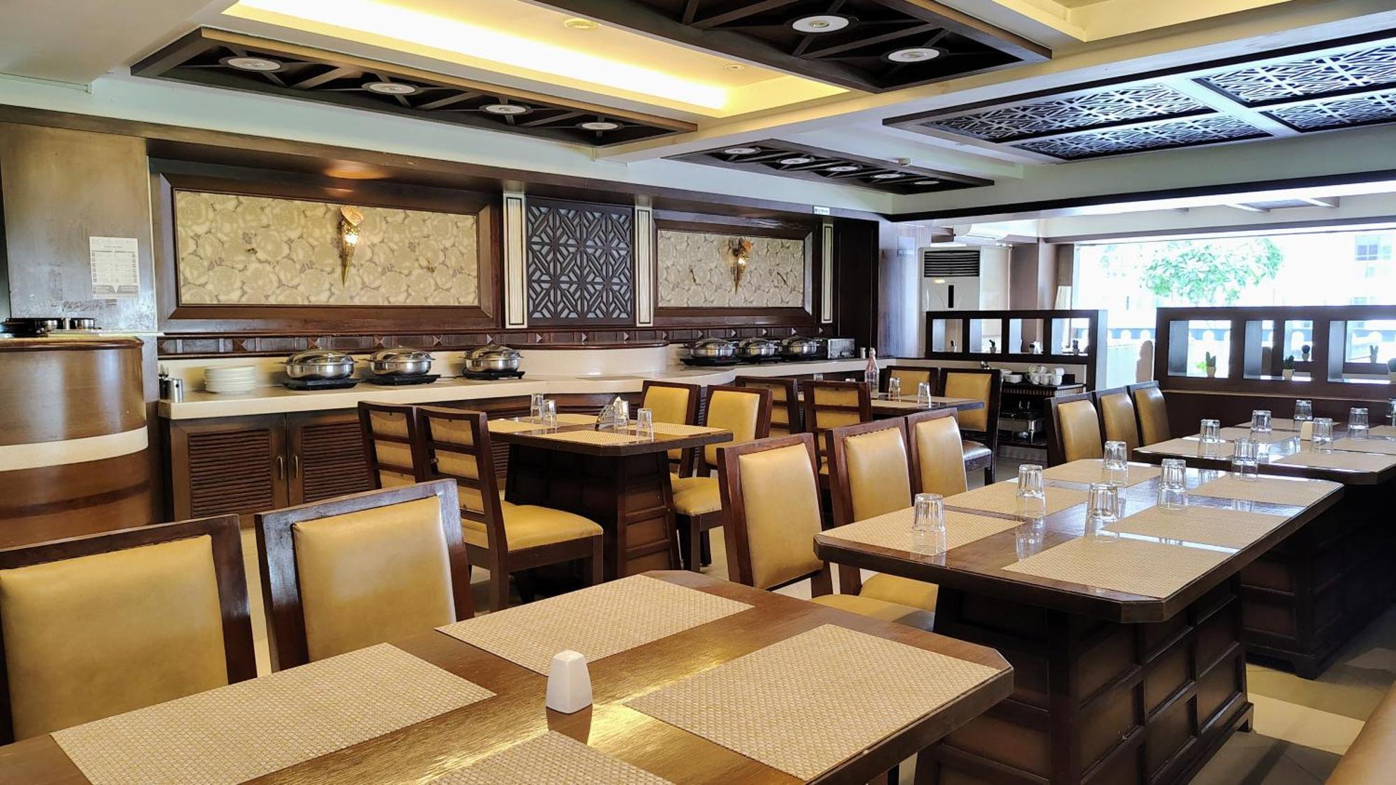 Crestmont Ashapurna Jaipur, Banipark Hotell Exteriör bild
